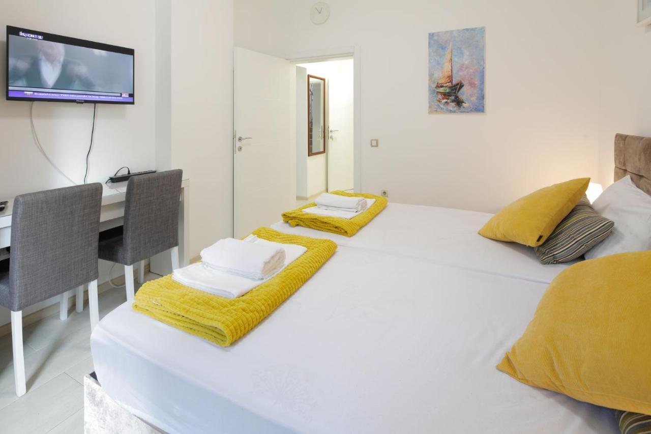 Aviator Apartments & Rooms Nikola Tesla Airport Belgrade Surcin ภายนอก รูปภาพ