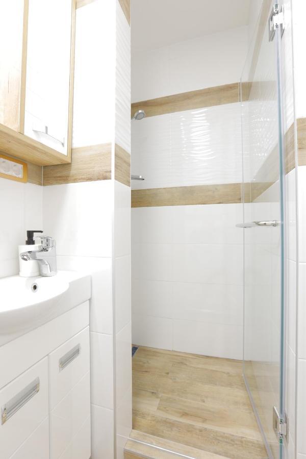 Aviator Apartments & Rooms Nikola Tesla Airport Belgrade Surcin ภายนอก รูปภาพ