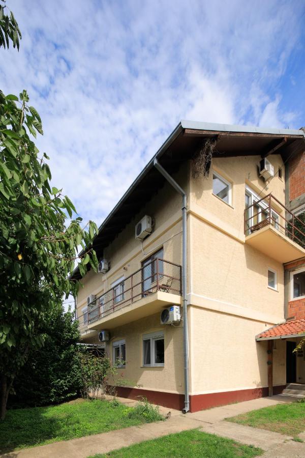 Aviator Apartments & Rooms Nikola Tesla Airport Belgrade Surcin ภายนอก รูปภาพ