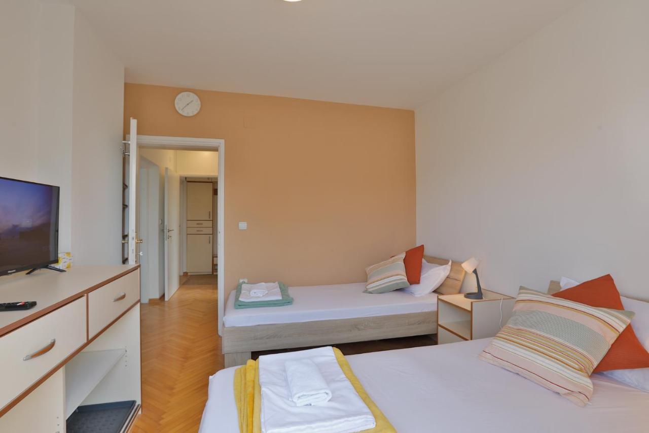 Aviator Apartments & Rooms Nikola Tesla Airport Belgrade Surcin ภายนอก รูปภาพ