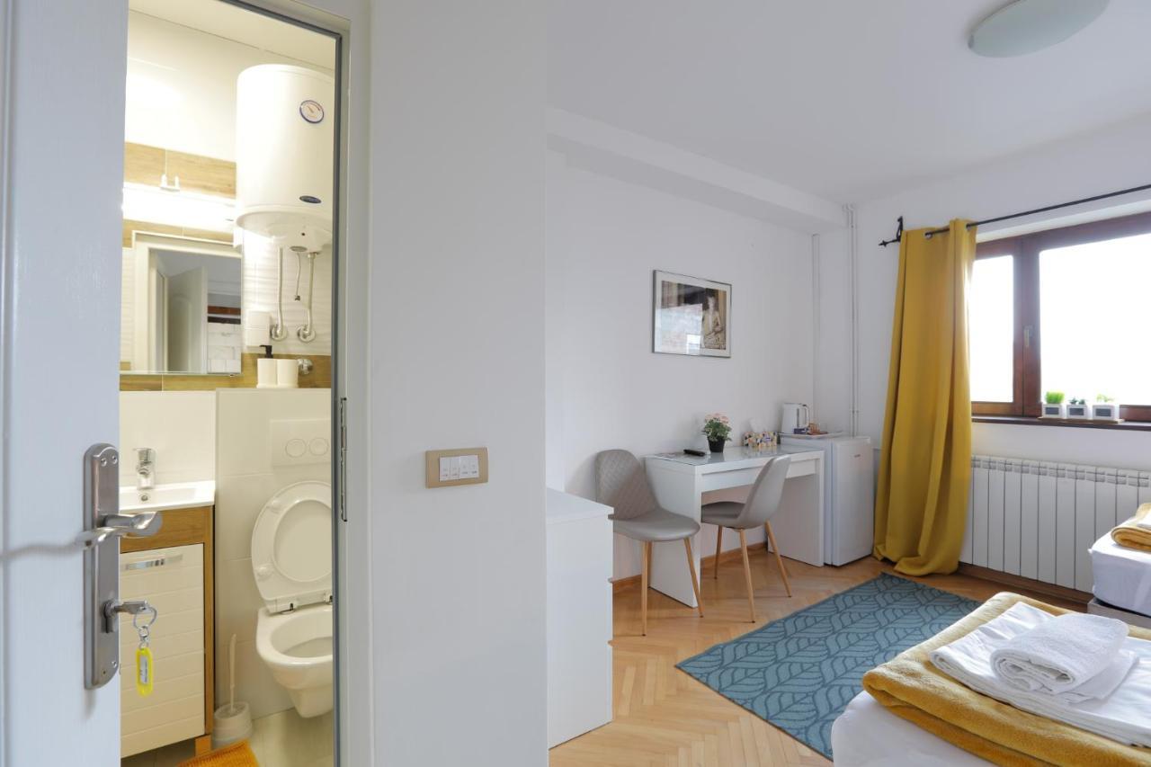Aviator Apartments & Rooms Nikola Tesla Airport Belgrade Surcin ภายนอก รูปภาพ