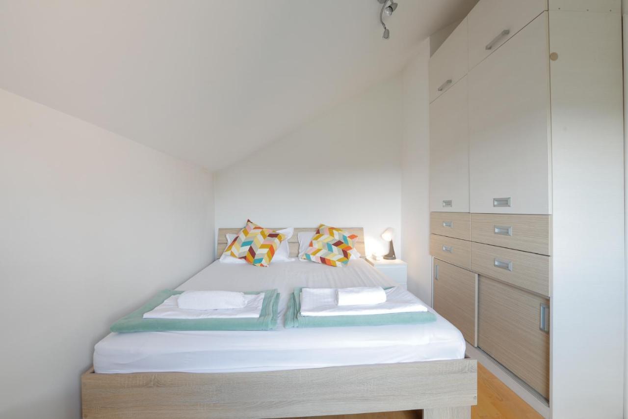 Aviator Apartments & Rooms Nikola Tesla Airport Belgrade Surcin ภายนอก รูปภาพ